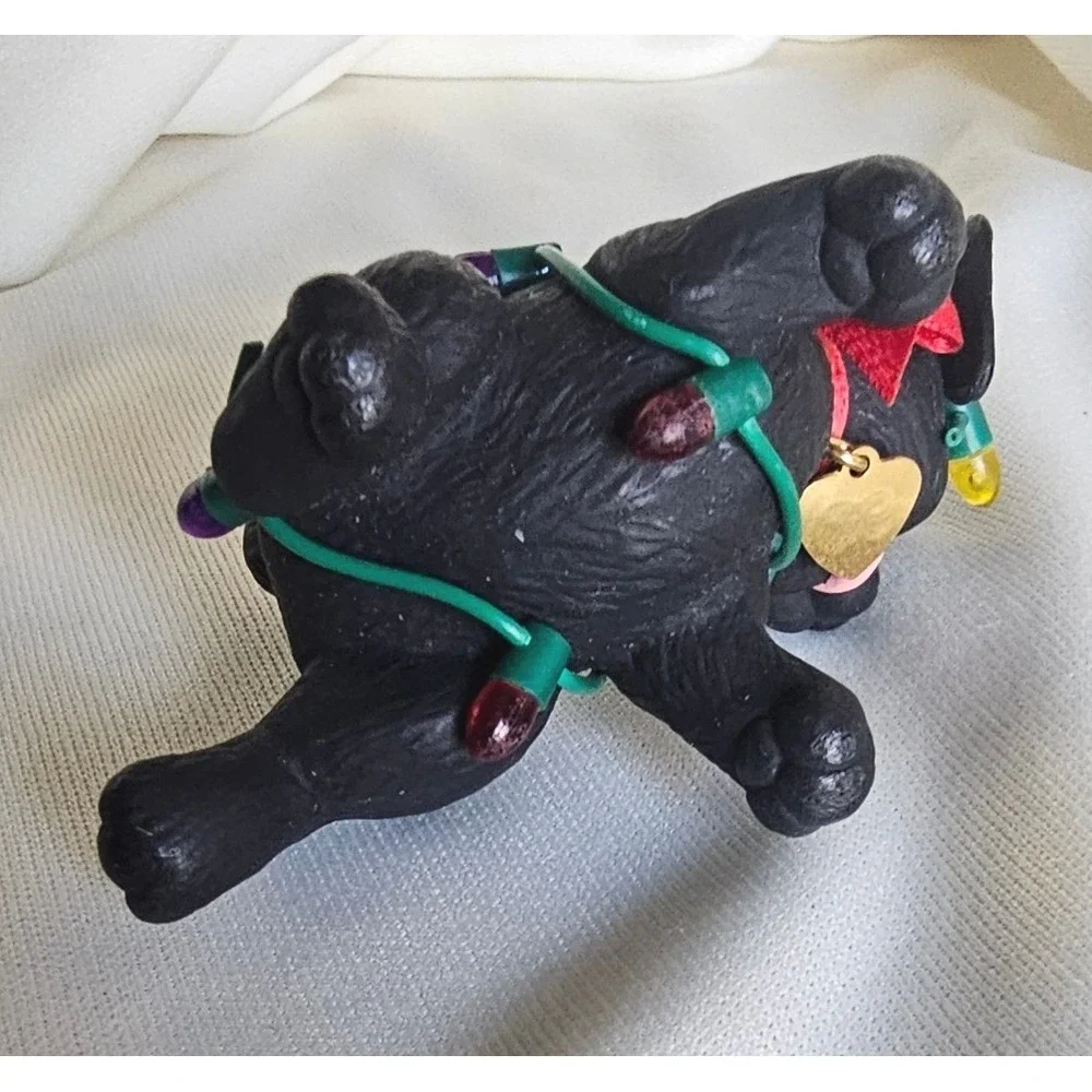 VTG 1998 Hallmark Keepsake Black Puppy Dog with Christmas Lights Ornament